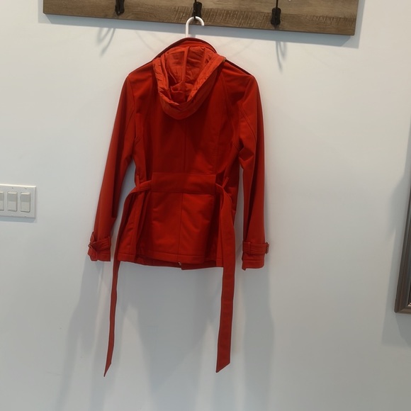 Kenneth Cole burnt orange rain/walker jacket. Women’s small. Great condition - Picture 2 of 3
